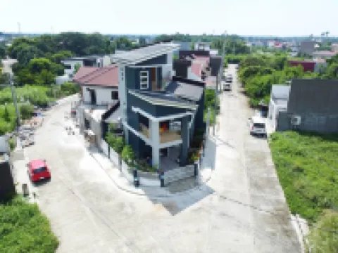 Luxurious Double Deluxe with WIFI near SM Lucena