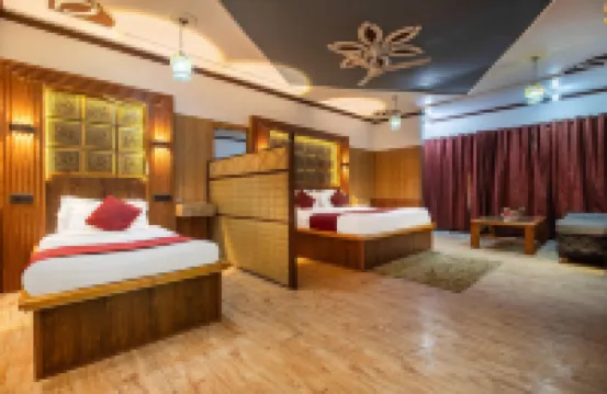 Hotel York (5 Mins Walk to Dal Lake)