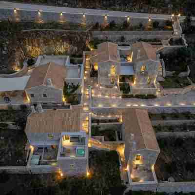 Trapela Limeni Luxury Suites Hotel Exterior