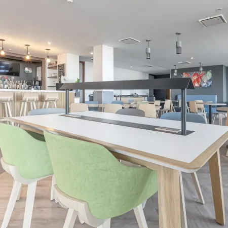 Holiday Inn Calais - Centre Car Ferry by IHG