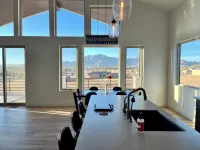 Luxury Modern farmhouse, Strong WiFi,  Stunning Granite Mountain Views - 4 stjerner