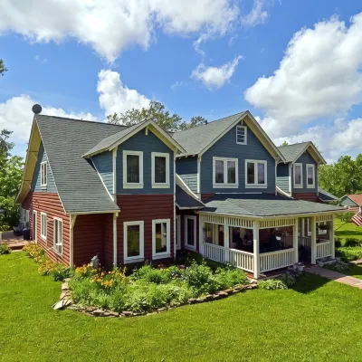 Historic prohibition Lodge next to golf course with private beach - 2-Sterne