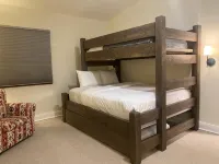 The Charter @ Beaver Creek Luxury Retreat 2B/2bath - Pool, hot tub & Ski Access - Wifi