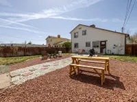 FRUITOPIA! Your 4 bedroom, 2 bath adventure basecamp in downtown Fruita CO Hotéis em Fruita