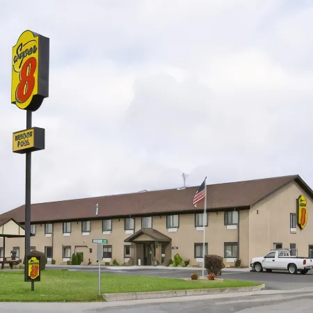 Super 8 by Wyndham Campbellsville KY