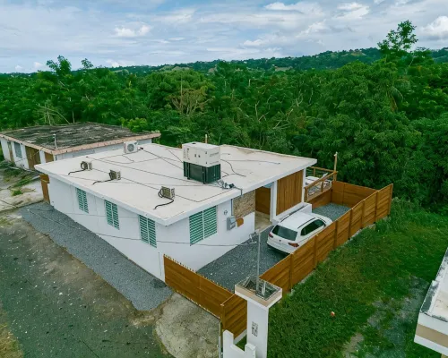 Paradise House W. Pool Nearby the Beach Hotels in Calvache