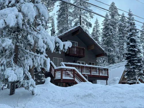 Family/Pet-Friendly Home in Soda Springs near Sugar Bowl, Truckee