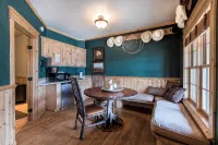 Cabin 3 at the Almo Inn, Close to City of Rocks National Park and Castle Rock
