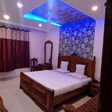 Hotel Shalimar Executive, Uran Islampur