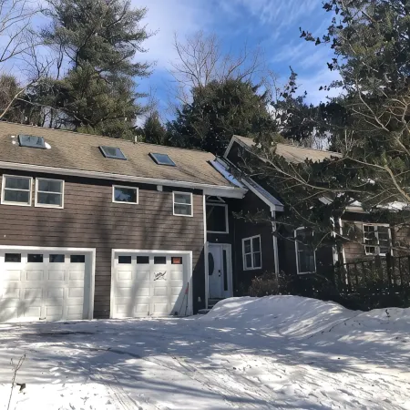Spacious and bright mountain house near Hunter and Windham