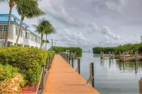 Castaway Key - Oceanfront Condo with Double Balconies & Marina Access - 3 estrellas