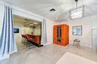 Vila Hearts- 5BD with pool, Hot tub, Sauna, Arcade, Bar all you need N the Strip