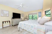 Island Oasis on Manasota Key- Steps to both Gulf & Bay Access, Heated Pool - 4-Star