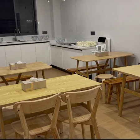 Miyou Smart Homestay (Xingyi Wanfenglin Airport South Railway Station)