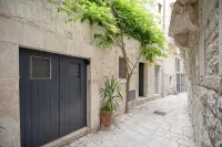 Corte Fiorita - City Center historical stay - 3-Star