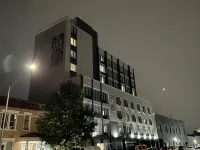 LIV Hotel Bronx - New