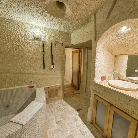 Sur Cave Hotel