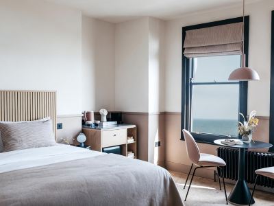 Port Hotel