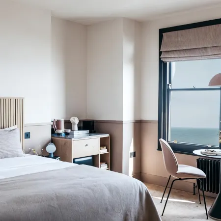 Port Hotel