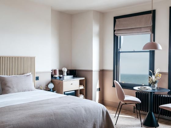 Port Hotel