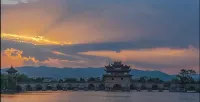 Jianshui Qiuye Hotel (Xianghui Bridge) - غرفة مطلة على الجبل