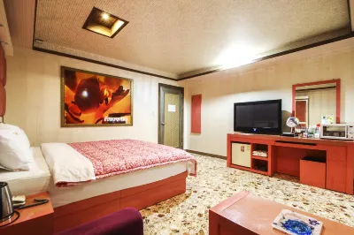 Ulsan Ilsan King Hotels near Bonghosa