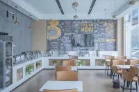 GreenTree Inn Hotel (Huainan City Square South Road Yizhong Branch)