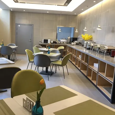 Homeinn Selected Hotel (Hefei South Station Luogang Central Park)