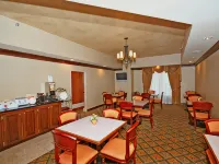 Wingate by Wyndham Greensboro/Coliseum Hotels near Greensboro Coliseum