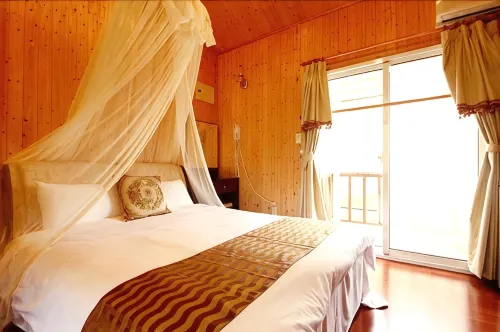 Phoenix Landscaping Bed and Breakfast - Bed and Breakfasts