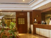 Hotel Rang Sharda Hotels near Mātunga