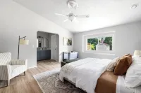 Perfect for Families & Pets, Garage Parking, Stylish Renovation, Sleeps 10 - 4 ดาว