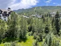 The Charter @ Beaver Creek Luxury Retreat 2B/2bath - Pool, hot tub & Ski Access - Wifi