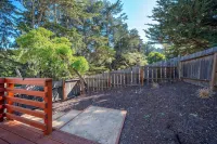Cozy Cambria Cottage/Firepit/EVCharger/Beach Vibe/King Bed