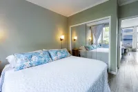 Beach Bliss Oceanfront King Suite! Stunning View, Patio, Dock, Pool & Hot Tub! - Beach
