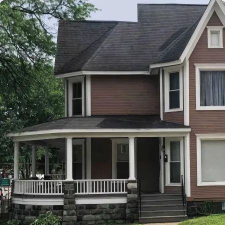 Lovely 1BR apartment in charming downtown Albion