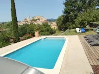 Coquette Tiny-House 5 minutes' walk from all amenities, close to must-sees Hoteles en Joyeuse