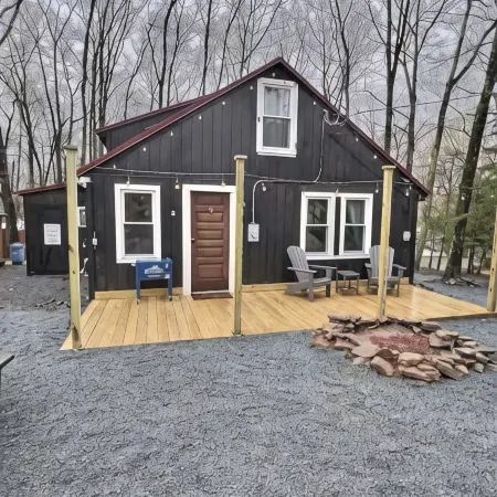 Cozy Cabin with Fireplace, Firepit, Close to Lake