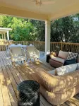 Game Day Luxury; 1 mi to UM; 5 Mins to sq; Spacious; Large Porch + Outdoor TV;