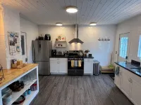1000 Islands Home with River View and Close Proximity to Antique Boat Museum - Wifi