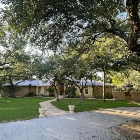 Luxury Private Ranch Style Villa
