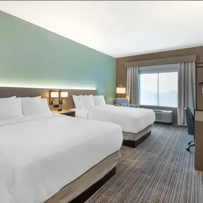 Comfort Inn & Suites Hotels near Edwin and Percy Warner Parks