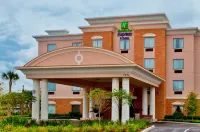 هوليداي إن إكسبرس هوتل آند سويتس أوكوي إيست باي آيتش جي Hotels near ملعب مترو ويست للغولف