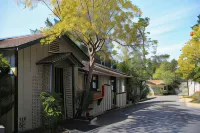 Carmel Resort Inn - parking