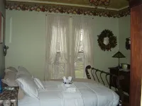 Vintage Gardens Bed & Breakfast Hotels in Wayne County