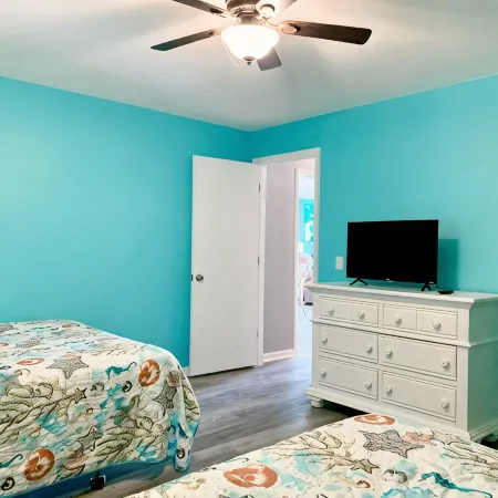 2 Large Bedrooms, Double Oceanfront Balcony, Full size kitchen, Pool!