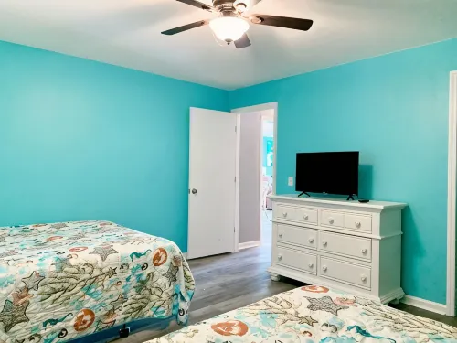 2 Large Bedrooms, Double Oceanfront Balcony, Full size kitchen, Pool!