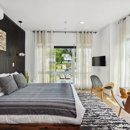 Penthouse studio suite, downtown White Salmon, suite 15
