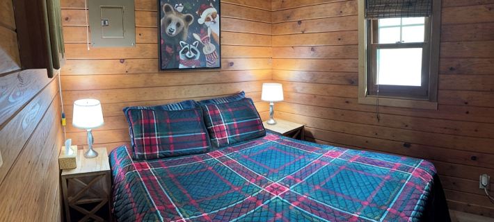 Charming cabin in delightful Duquette with AC near miles of ATV trails. Hotels in Pine County