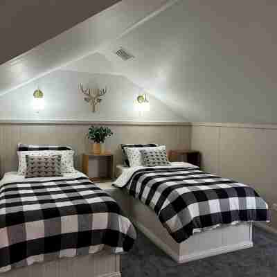 3 bedroom home, Located on the main street of Crookwell Rooms